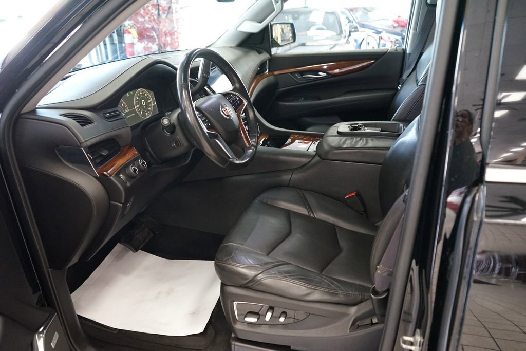 Used 2015 Cadillac Escalade Premium AWD/4WD image 30