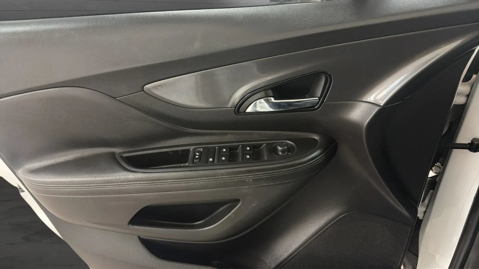 Used 2017 Buick Encore Preferred FWD image 17