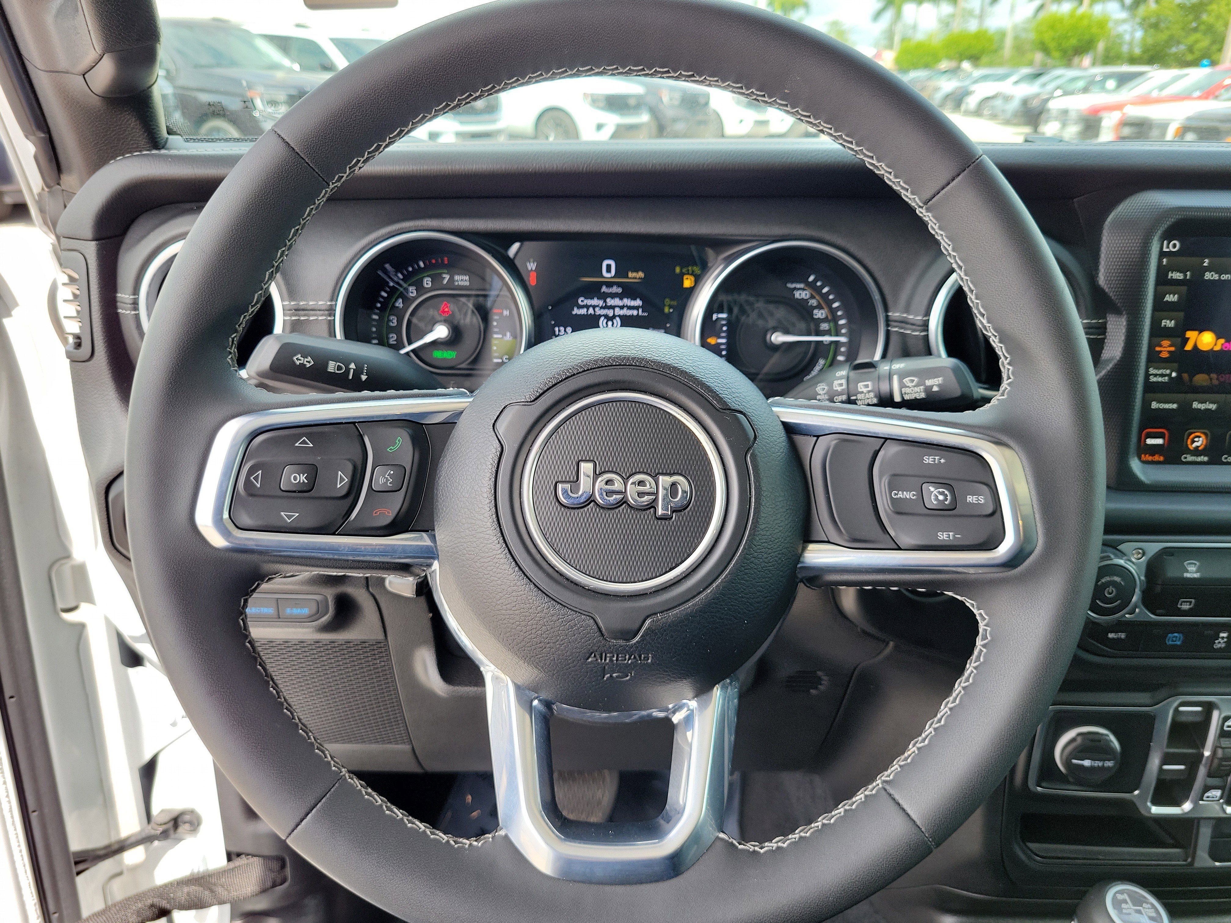 Used 2023 Jeep Wrangler Unlimited Sahara AWD/4WD image 20