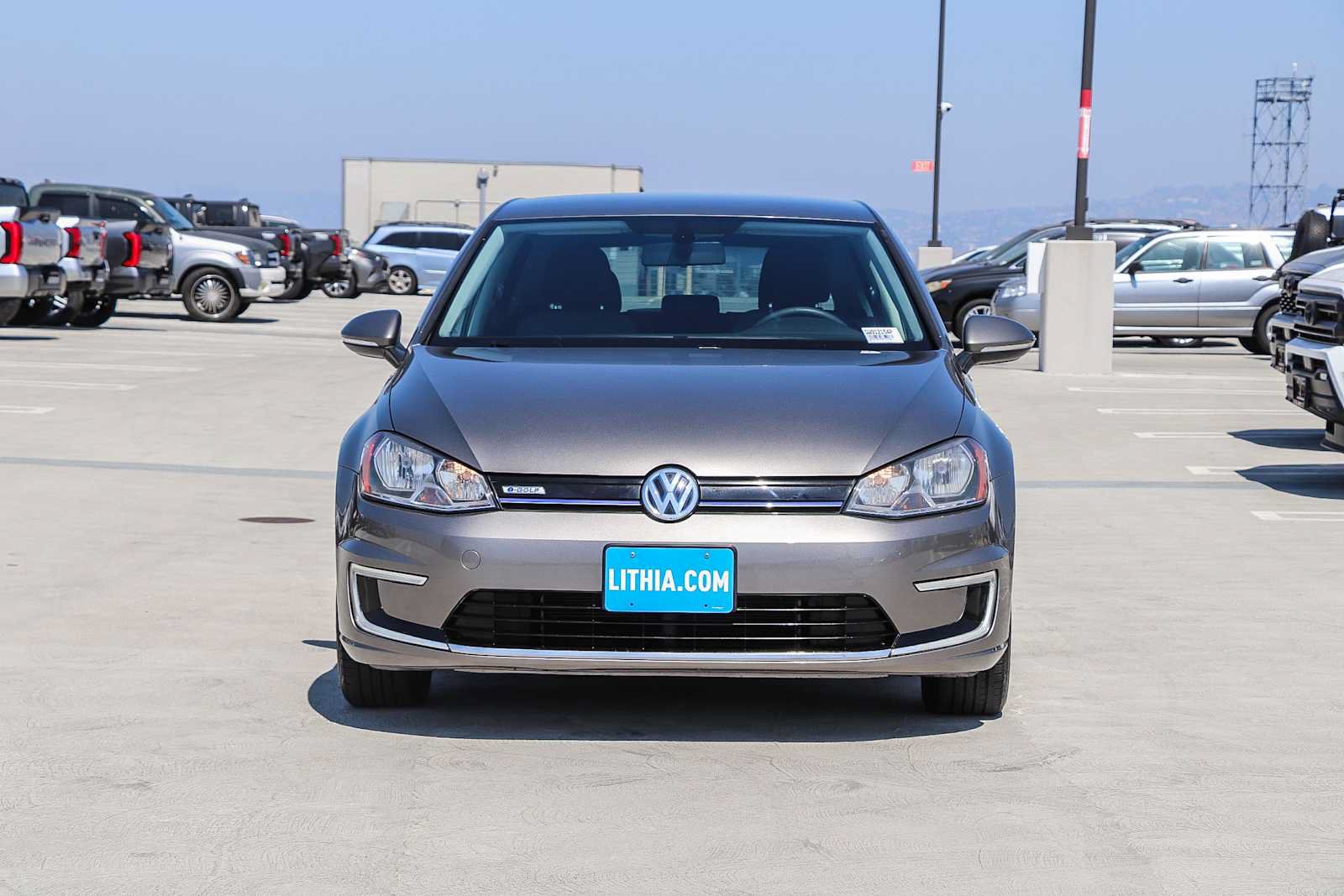 Used 2016 Volkswagen e-Golf SE FWD image 2