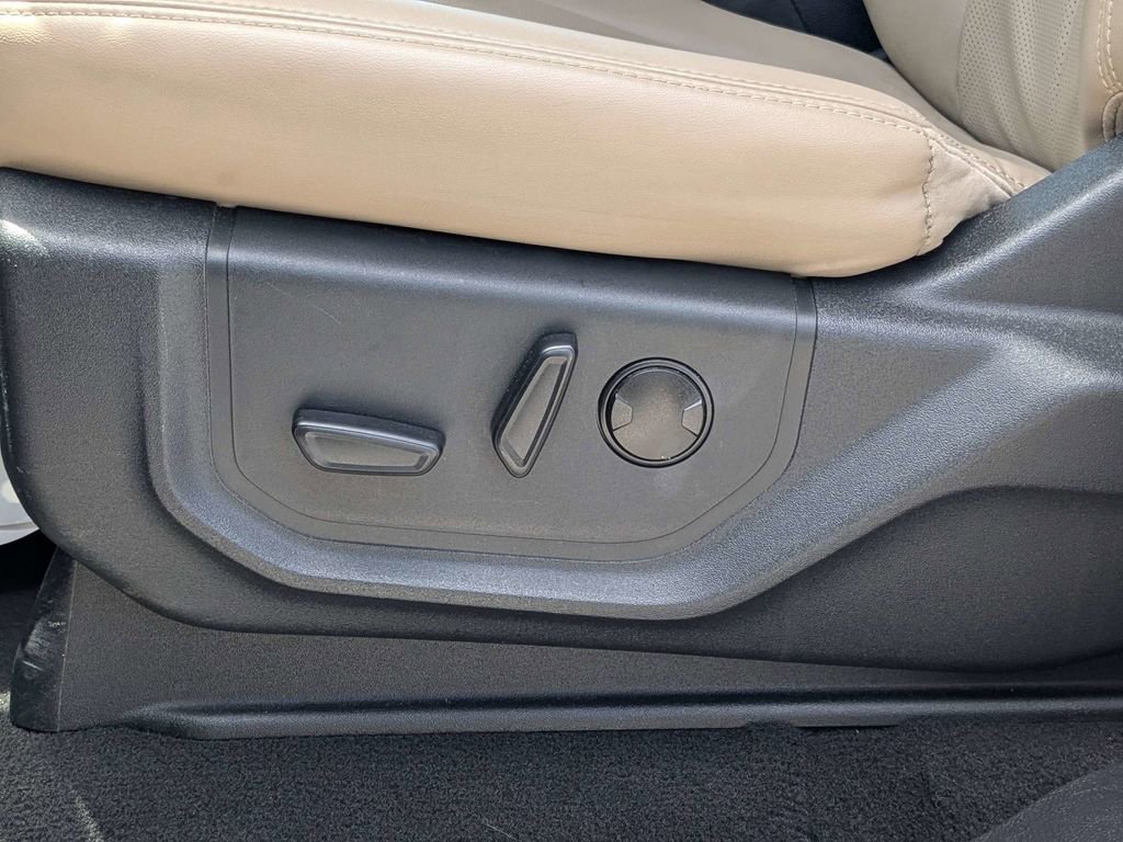 Used 2024 Ford Expedition XLT RWD image 19