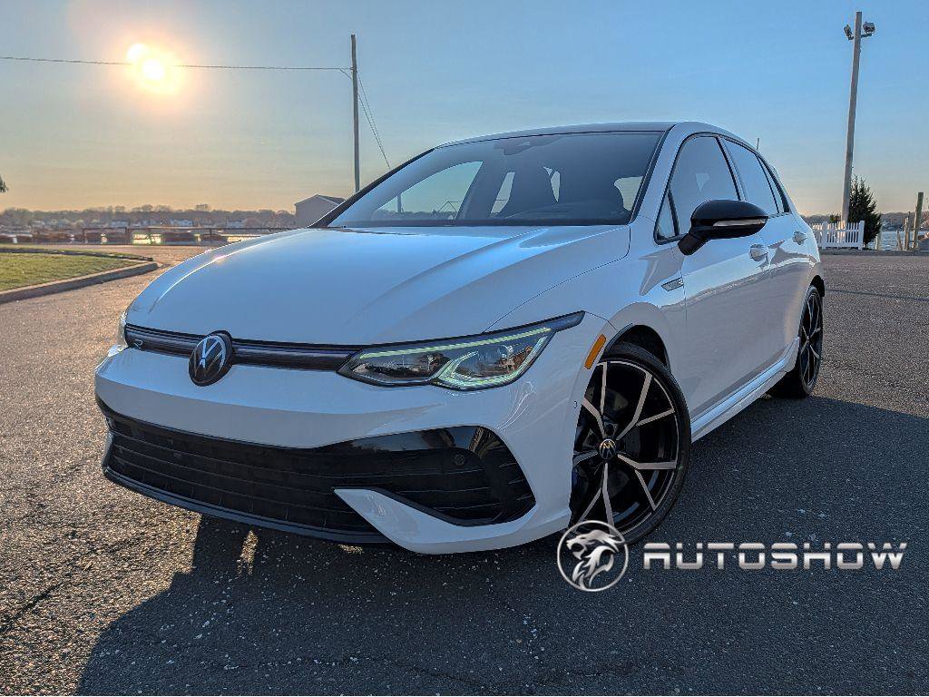 Used 2024 Volkswagen Golf R image 1