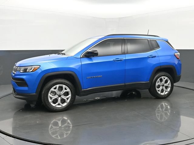New 2025 Jeep Compass Latitude w/ Sun & Sound Group AWD/4WD image 2