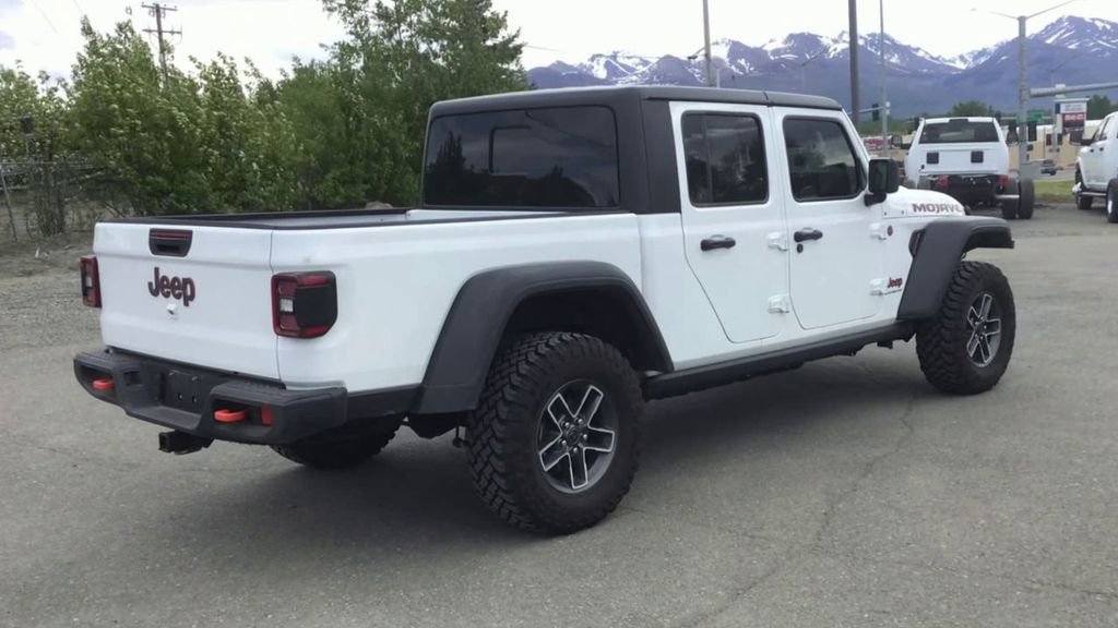 Certified 2024 Jeep Gladiator Mojave w/ Convenience Group image 8