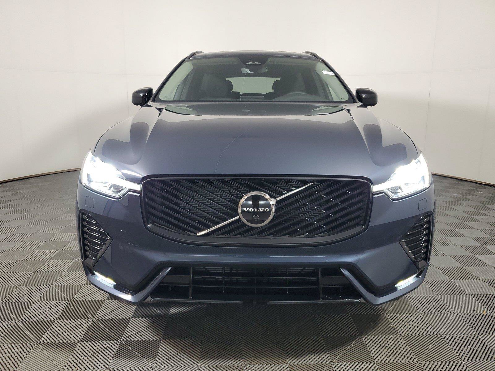 New 2027 Volvo XC60 B5 Plus AWD/4WD image 2