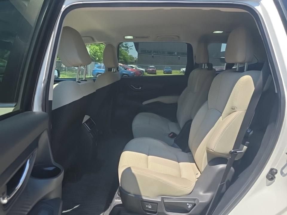 Used 2023 Subaru Ascent Premium w/ Convenience Package AWD/4WD image 5