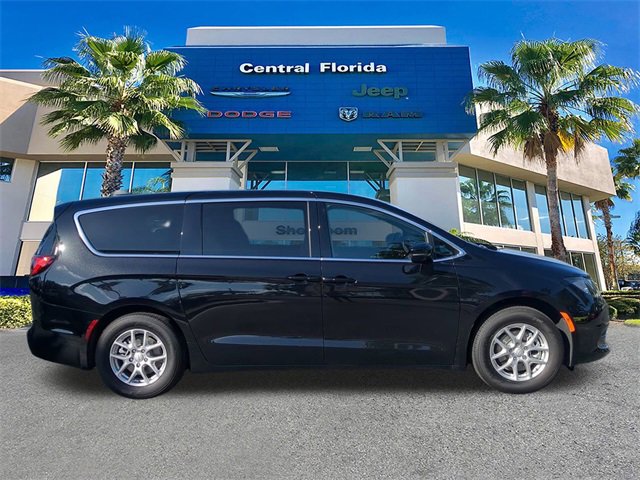 New 2026 Chrysler Voyager LX image 4