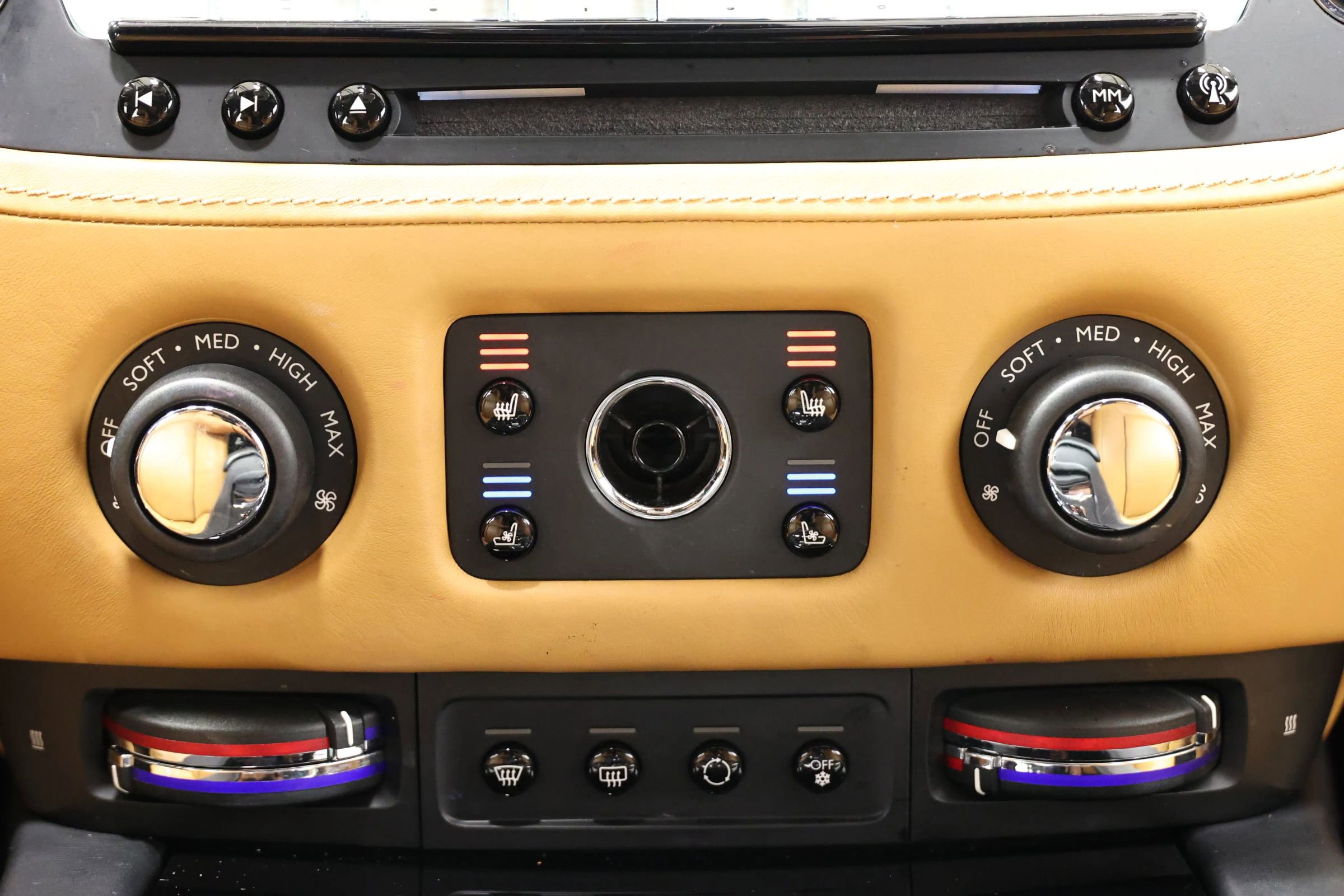 Used 2017 Rolls-Royce Ghost image 36