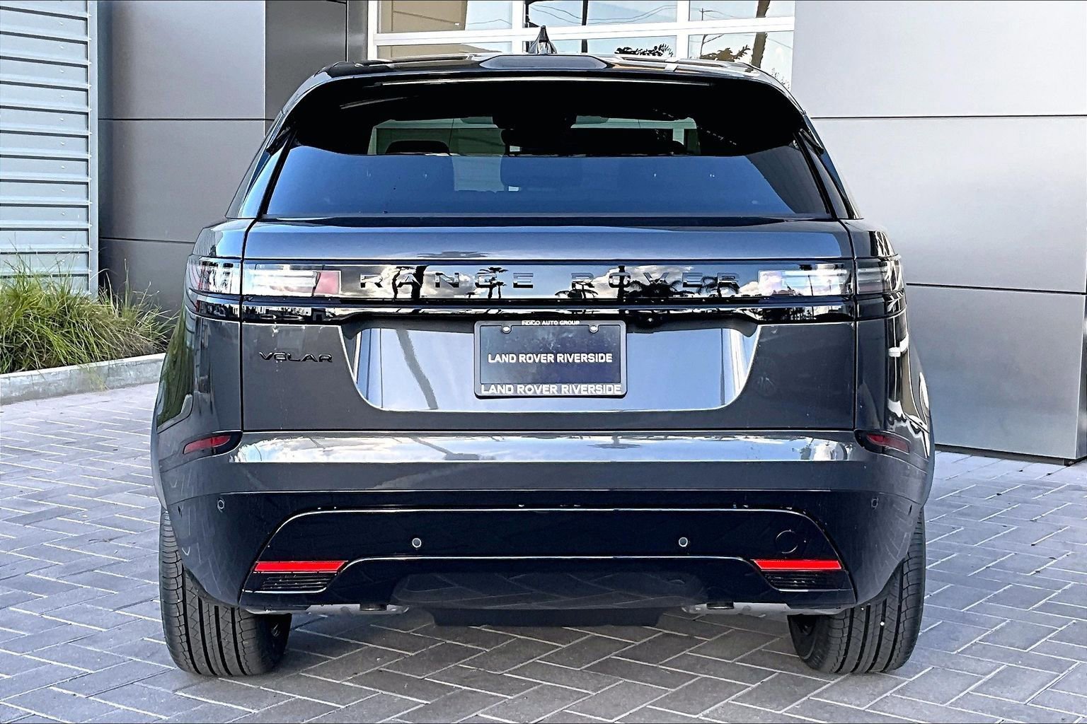 New 2026 Land Rover Range Rover Velar Dynamic SE image 4