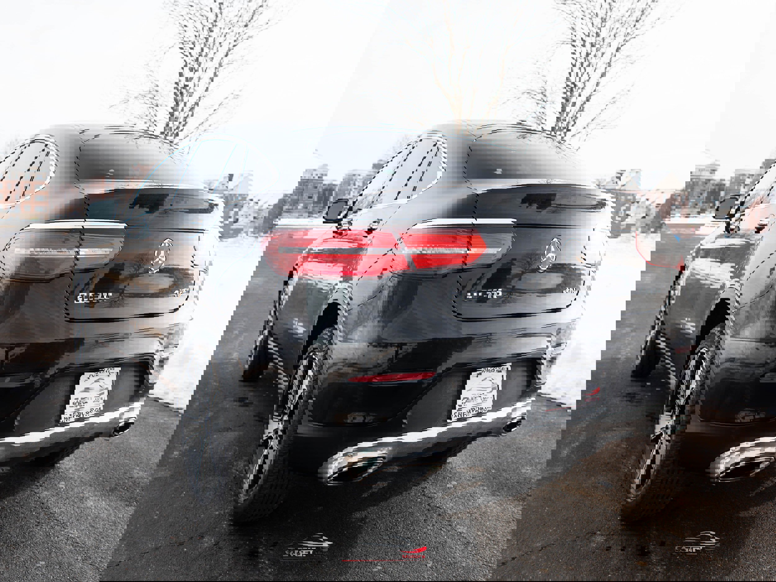 Used 2017 Mercedes-Benz GLC 300 4MATIC image 4