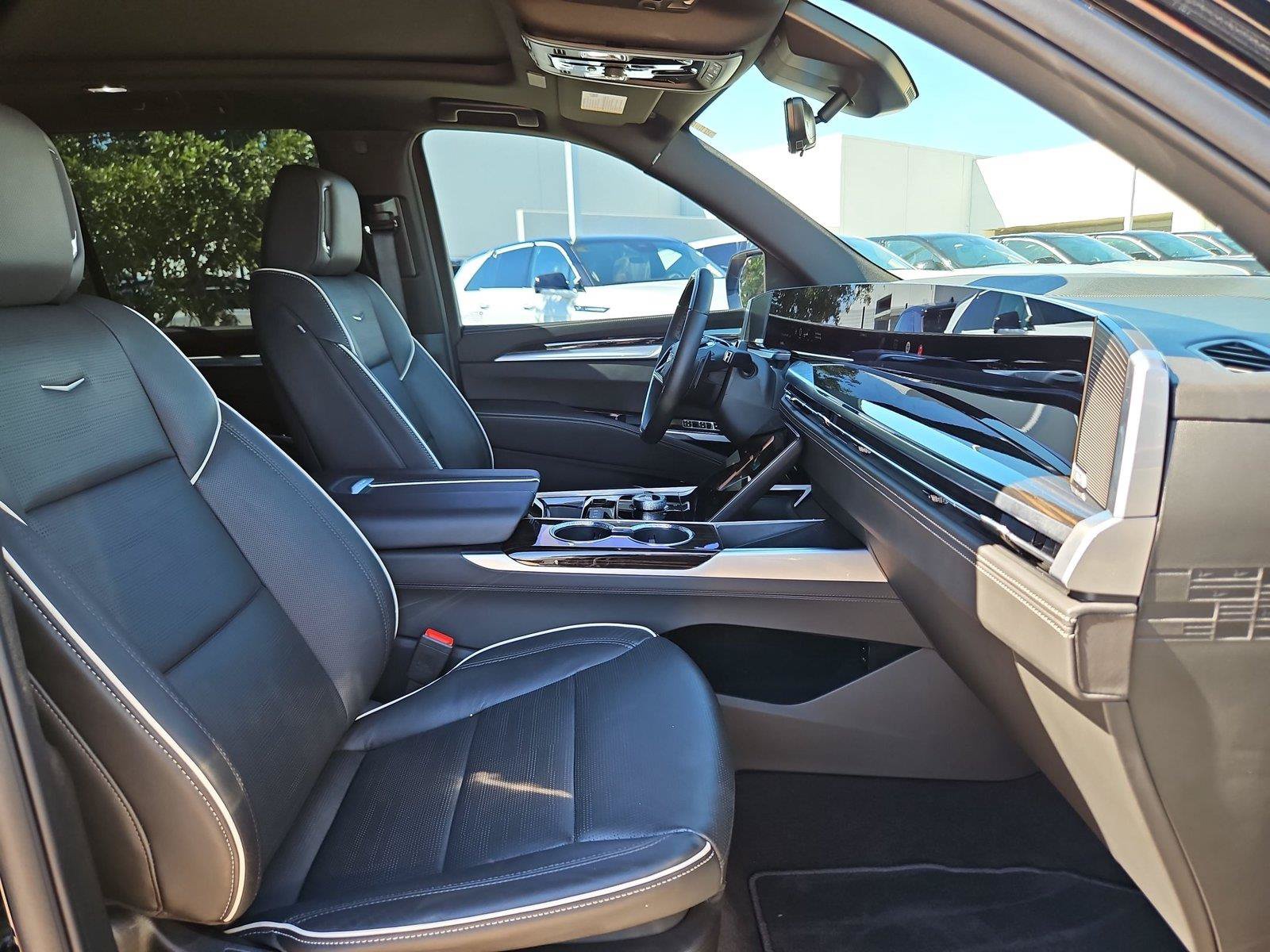 Certified 2026 Cadillac Escalade Luxury w/ Touring Package RWD image 29