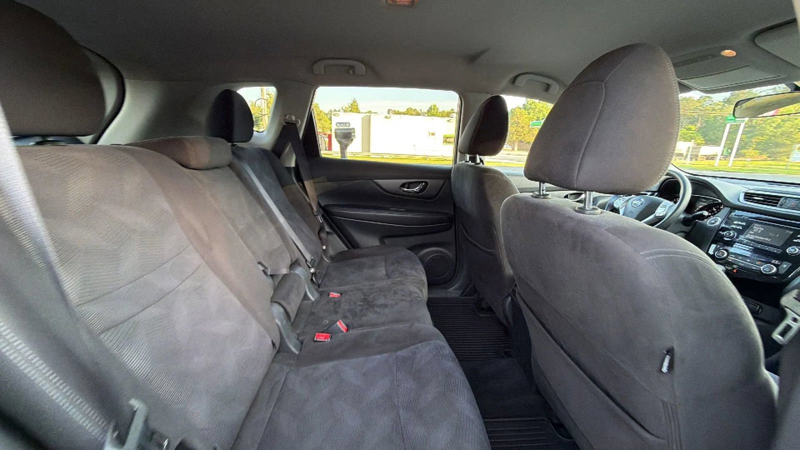 Used 2015 Nissan Rogue SV AWD/4WD image 47