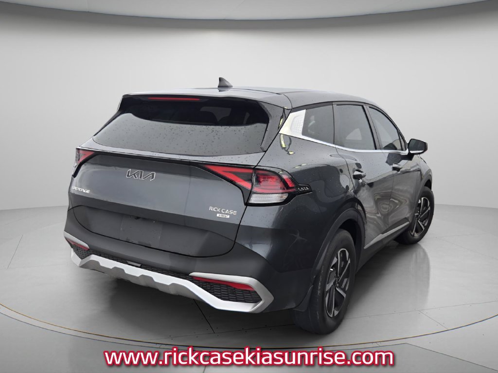 Used 2025 Kia Sportage LX FWD image 4