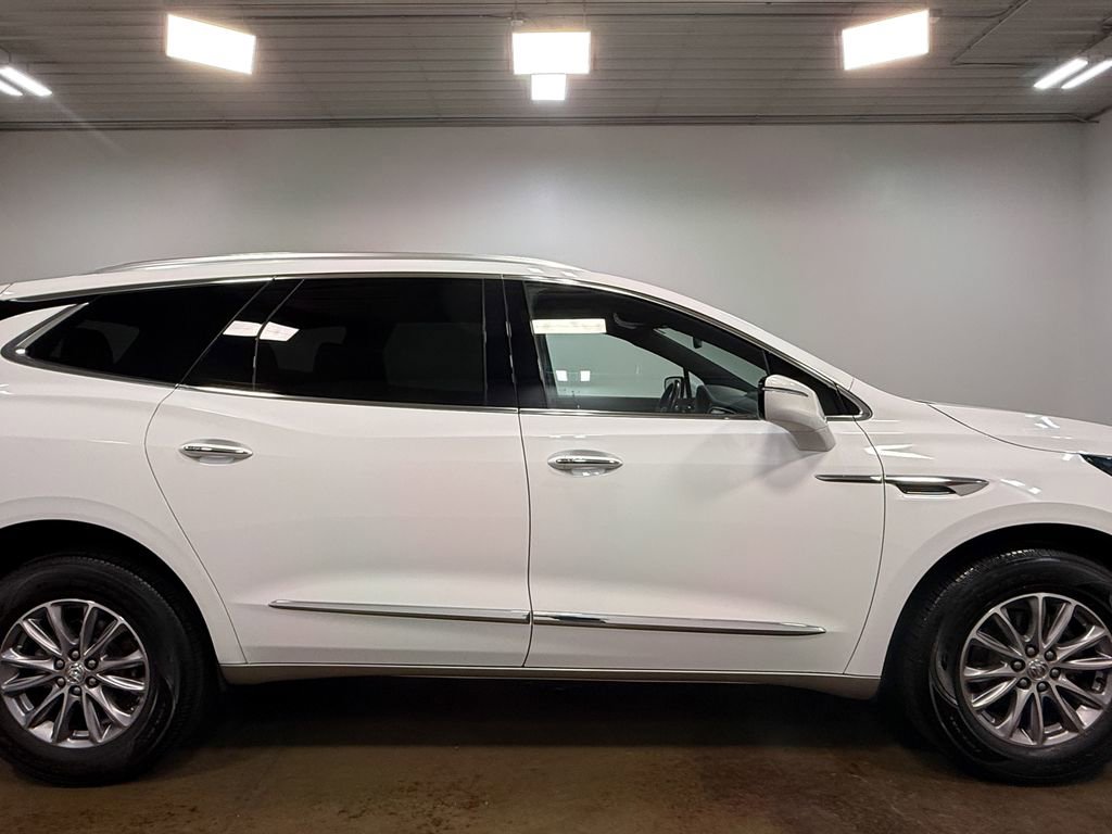 Used 2023 Buick Enclave Essence AWD/4WD image 32