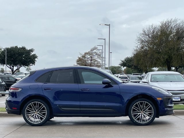 Used 2024 Porsche Macan AWD/4WD image 3