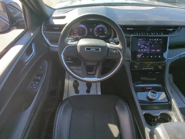 Used 2025 Jeep Grand Cherokee L Altitude AWD/4WD image 7