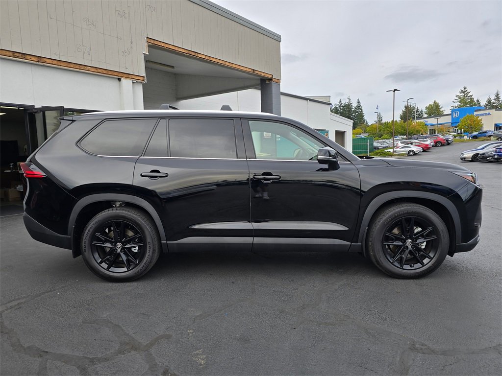 Used 2025 Toyota Grand Highlander AWD image 3