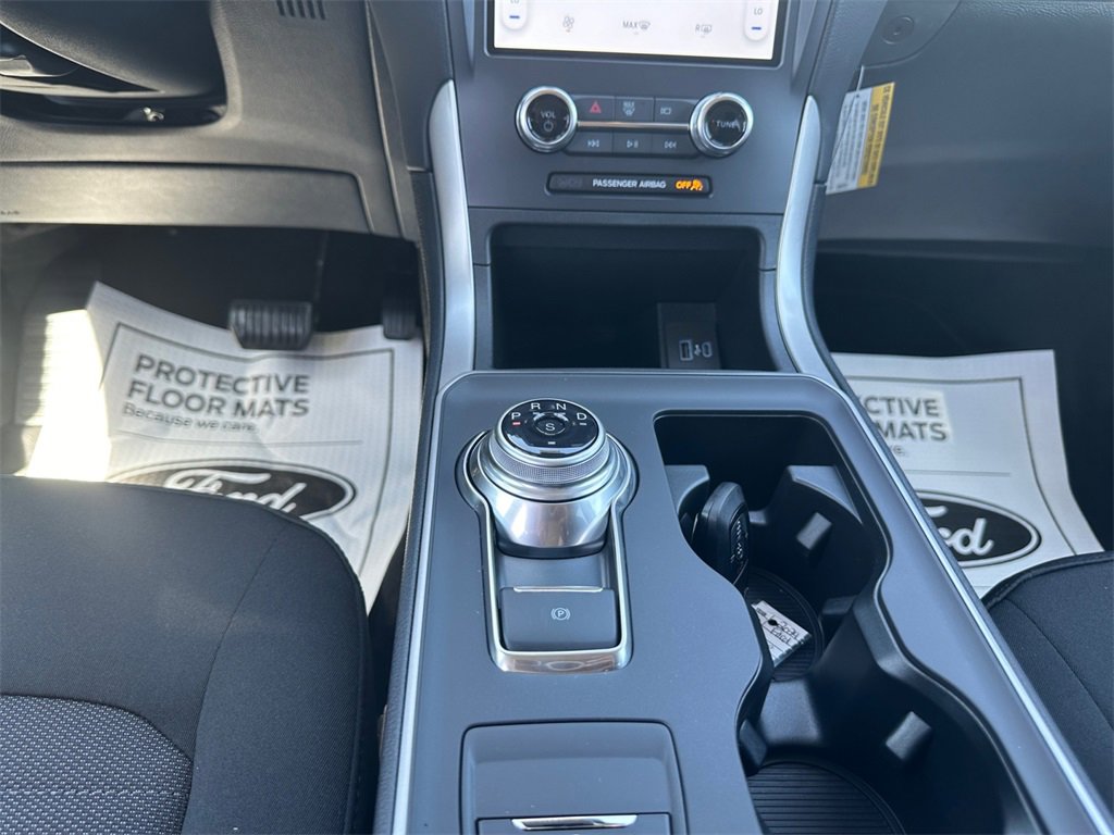 Used 2024 Ford Edge SE image 11