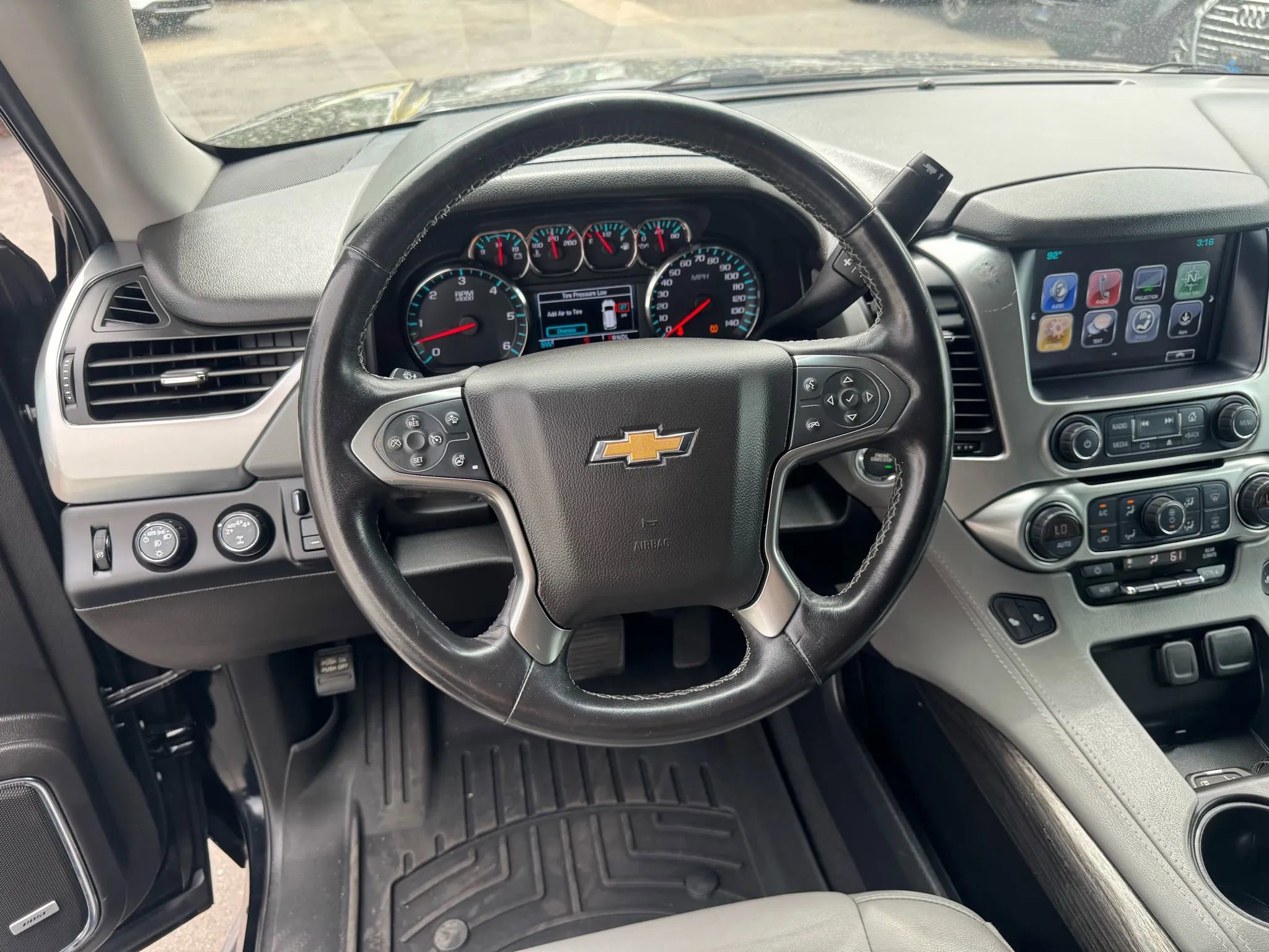 Used 2019 Chevrolet Tahoe LT w/ Luxury Package AWD/4WD image 33