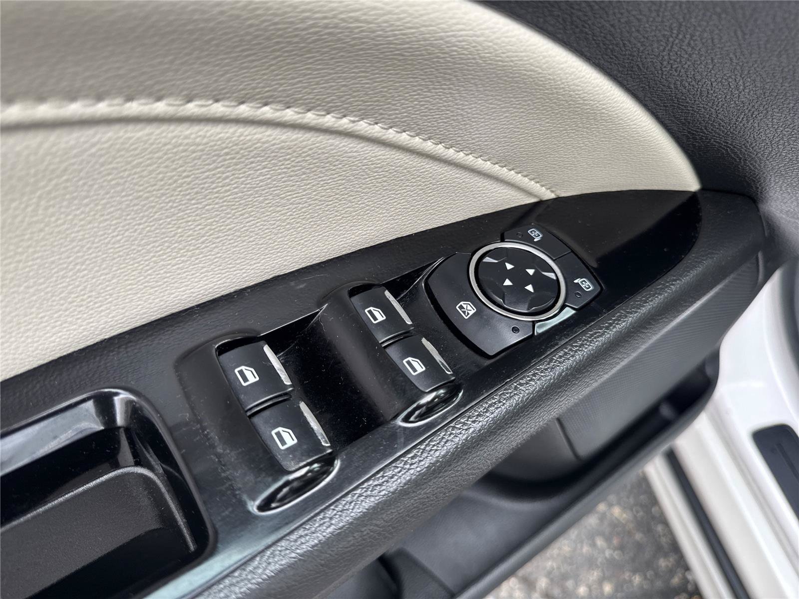 Used 2015 Ford Fusion Titanium FWD image 14