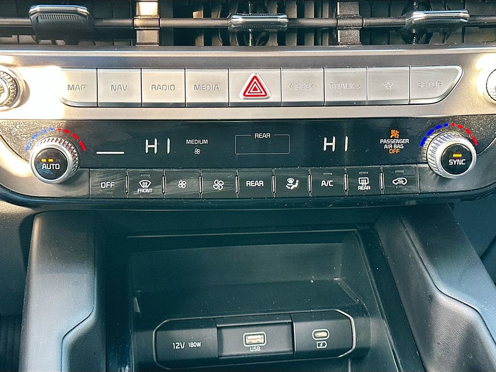 Certified 2025 Kia Telluride LX image 16