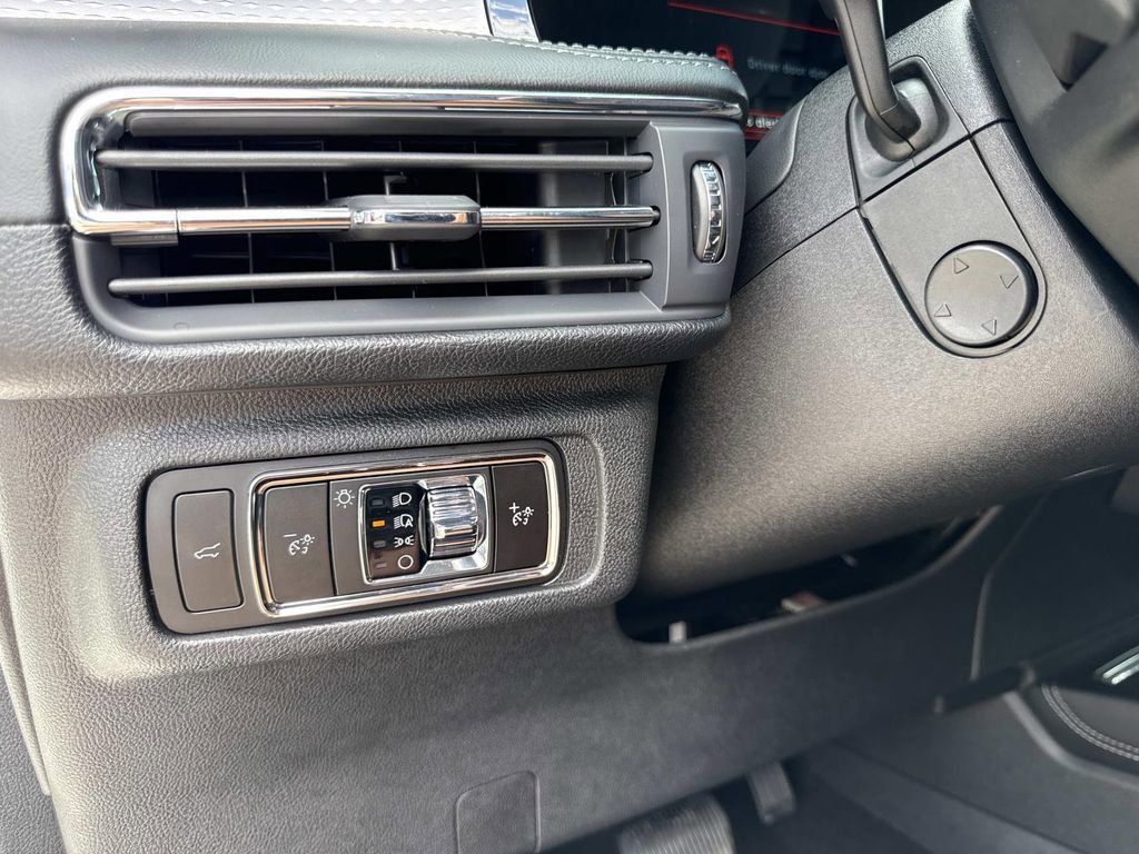 New 2025 Lincoln Corsair Reserve w/ Jet Appearance Package image 31