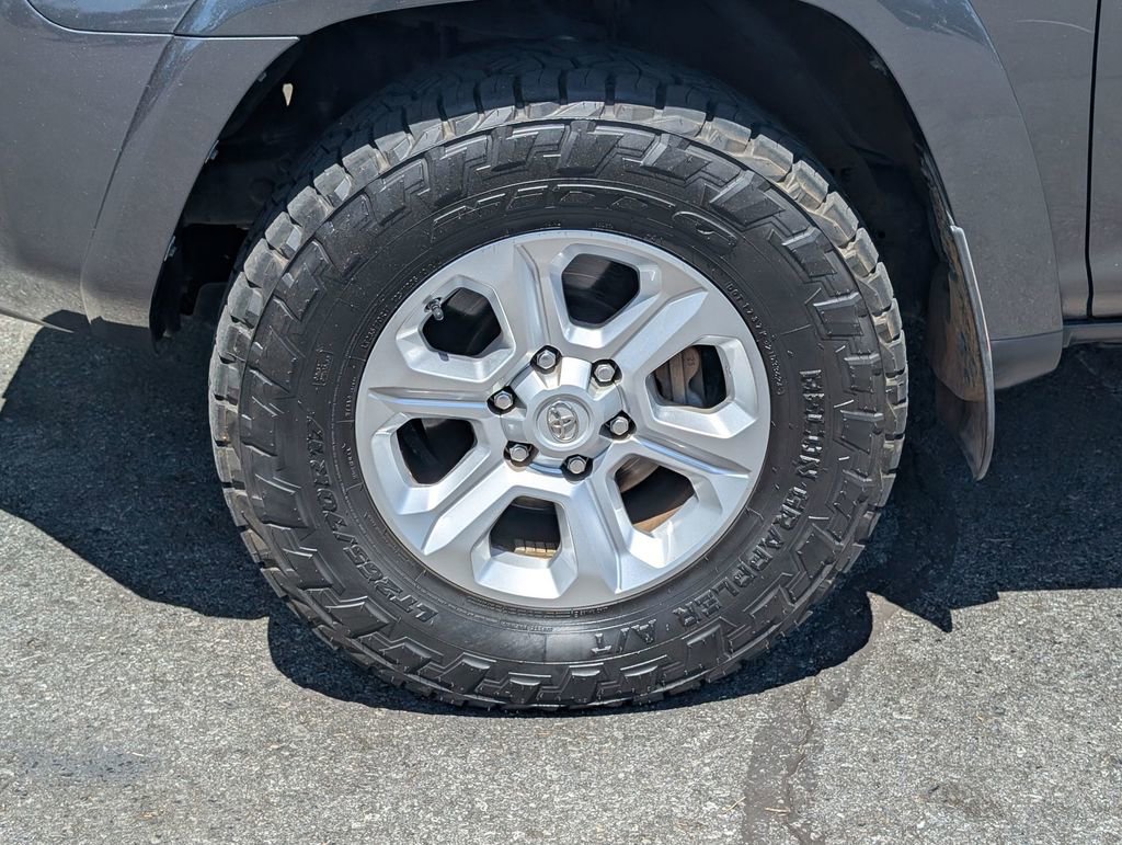 Used 2021 Toyota 4Runner SR5 Premium w/ Moonroof Package image 11