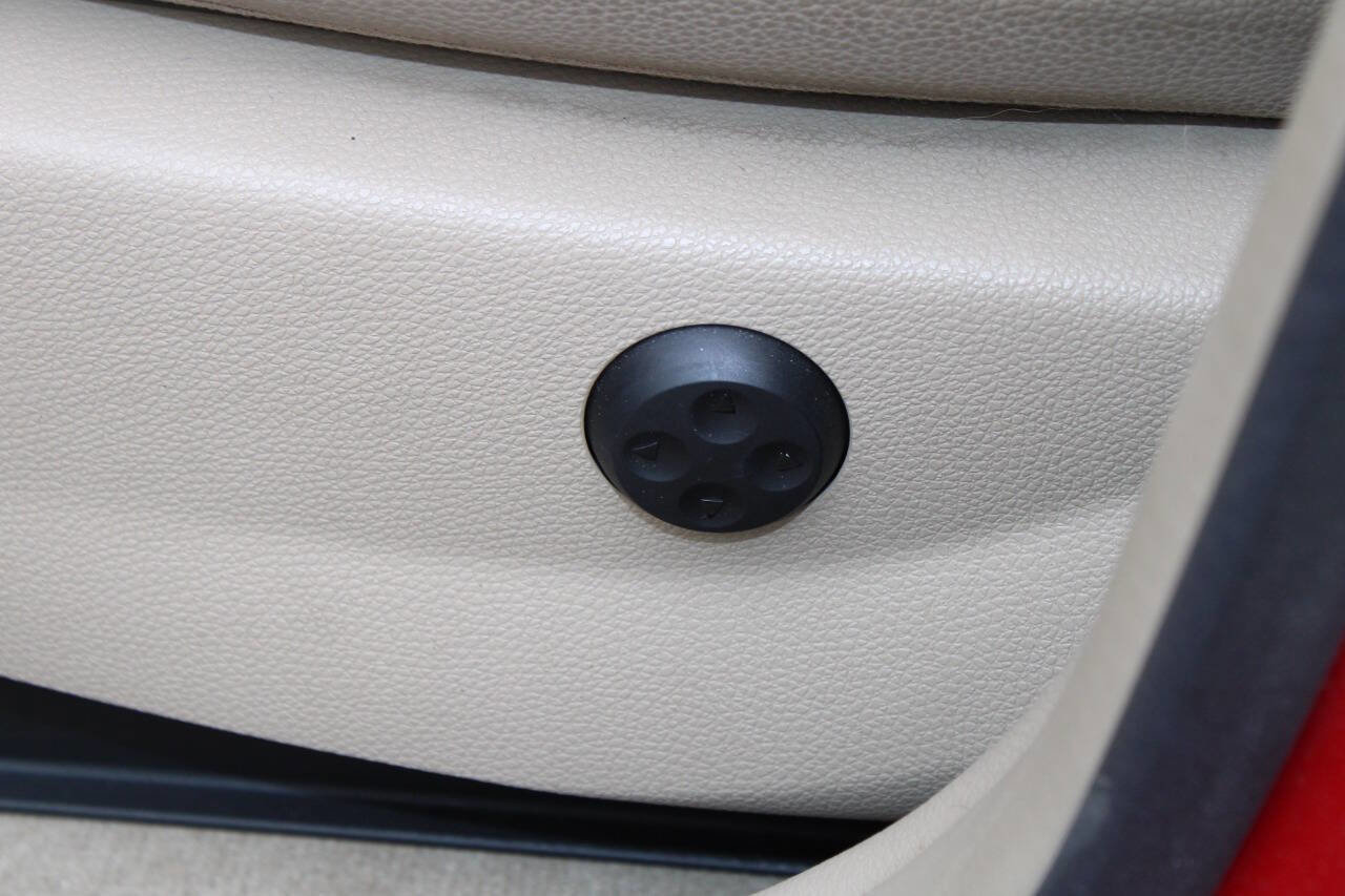 Used 2011 Mercedes-Benz GLK 350 GLK 350 4MATIC AWD 4dr SUV image 31