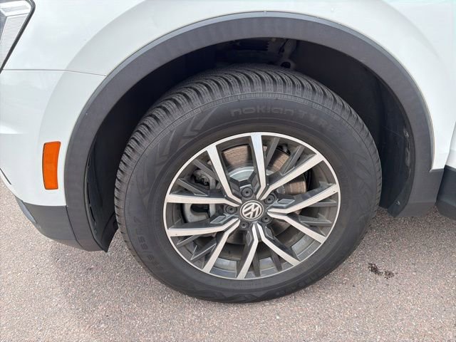 Used 2018 Volkswagen Tiguan SE w/ Panoramic Sunroof Package AWD/4WD image 8