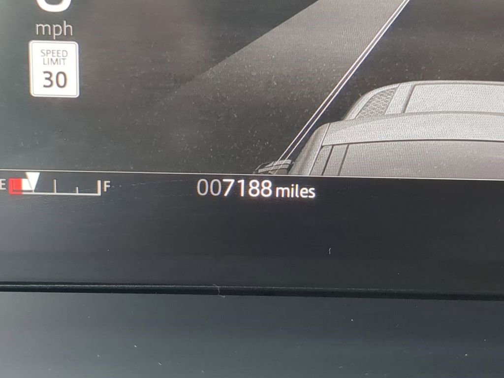 Used 2025 Land Rover Defender 130 V8 image 30