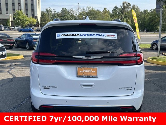 Certified 2021 Chrysler Pacifica Limited image 3