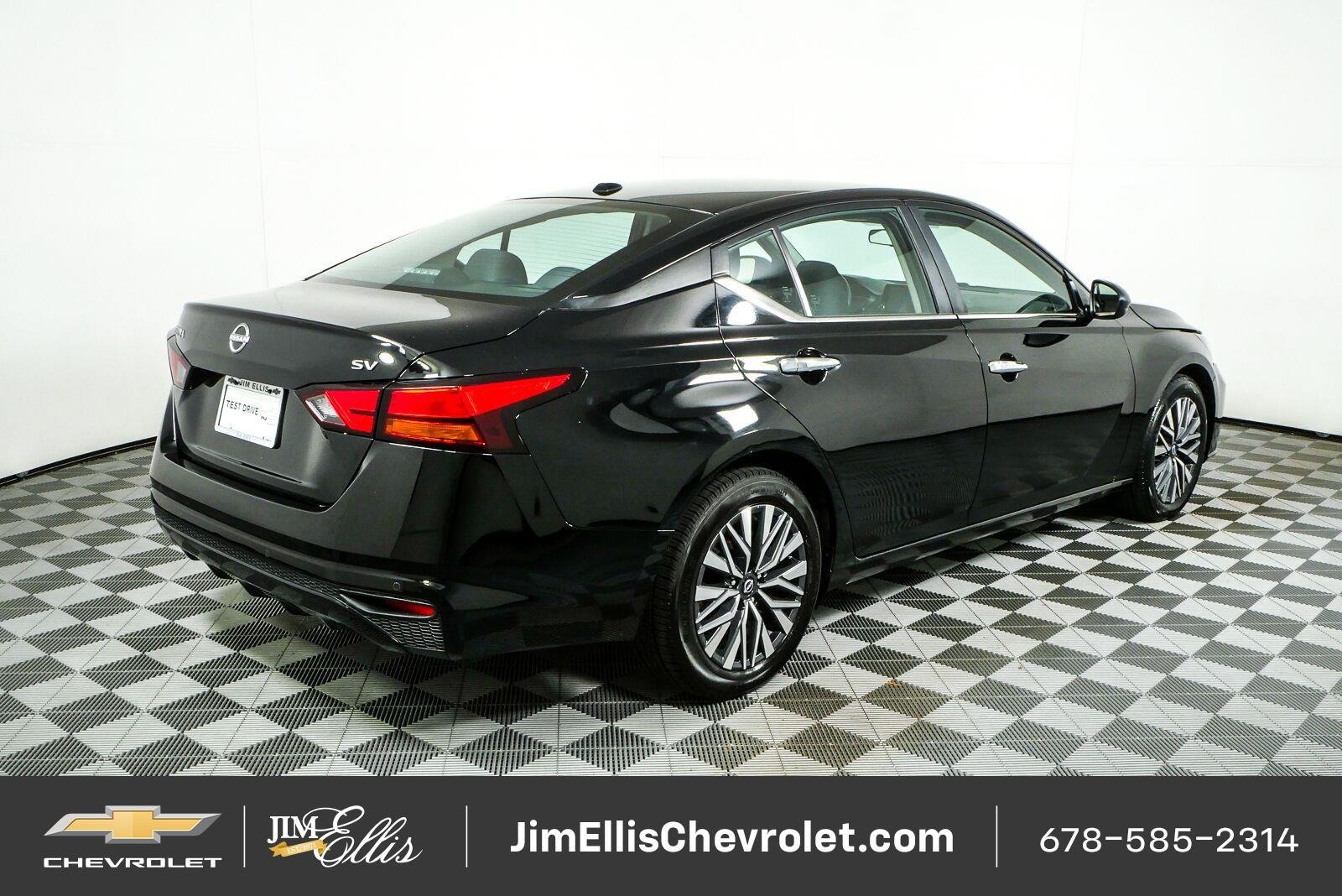 Used 2024 Nissan Altima 2.5 SV FWD image 3