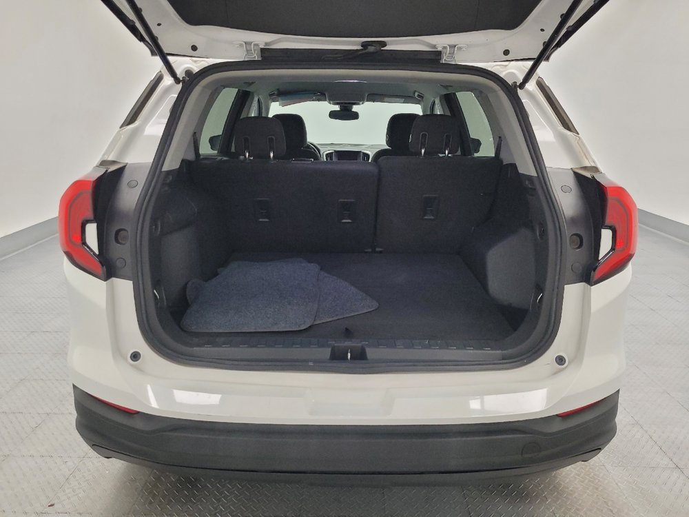 Used 2020 GMC Terrain SLE w/ LPO, Floor Liner Package FWD image 29