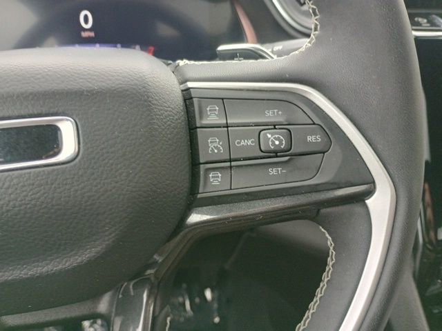 Used 2023 Jeep Grand Cherokee Altitude AWD/4WD image 30