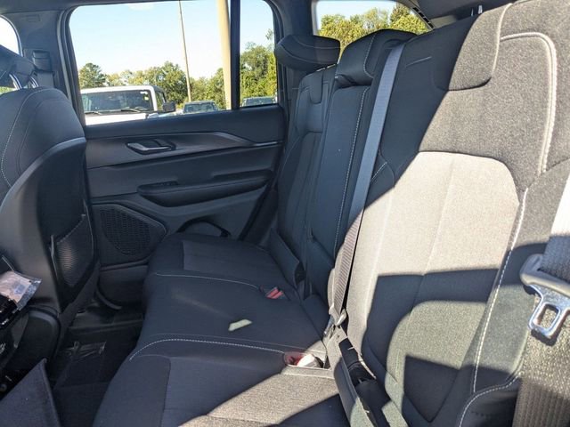 New 2025 Jeep Grand Cherokee Laredo RWD image 32