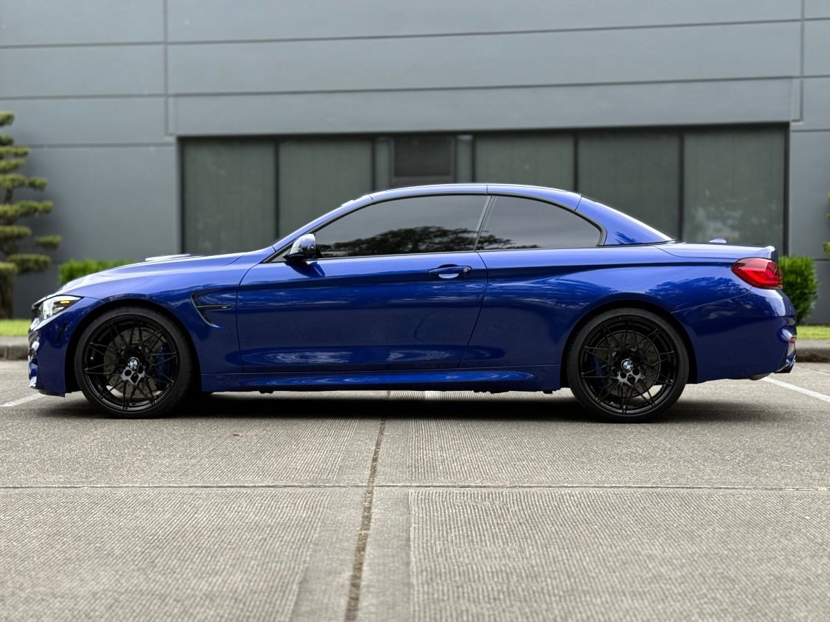 Used 2020 BMW M4 Convertible w/ Competition Package RWD image 11