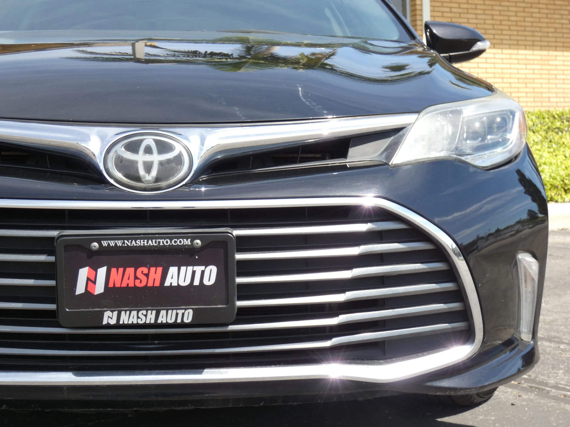 Used 2018 Toyota Avalon XLE image 18