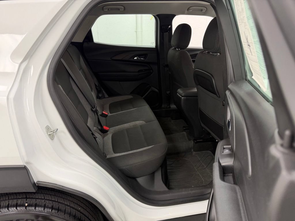Used 2021 Chevrolet TrailBlazer LS FWD image 13