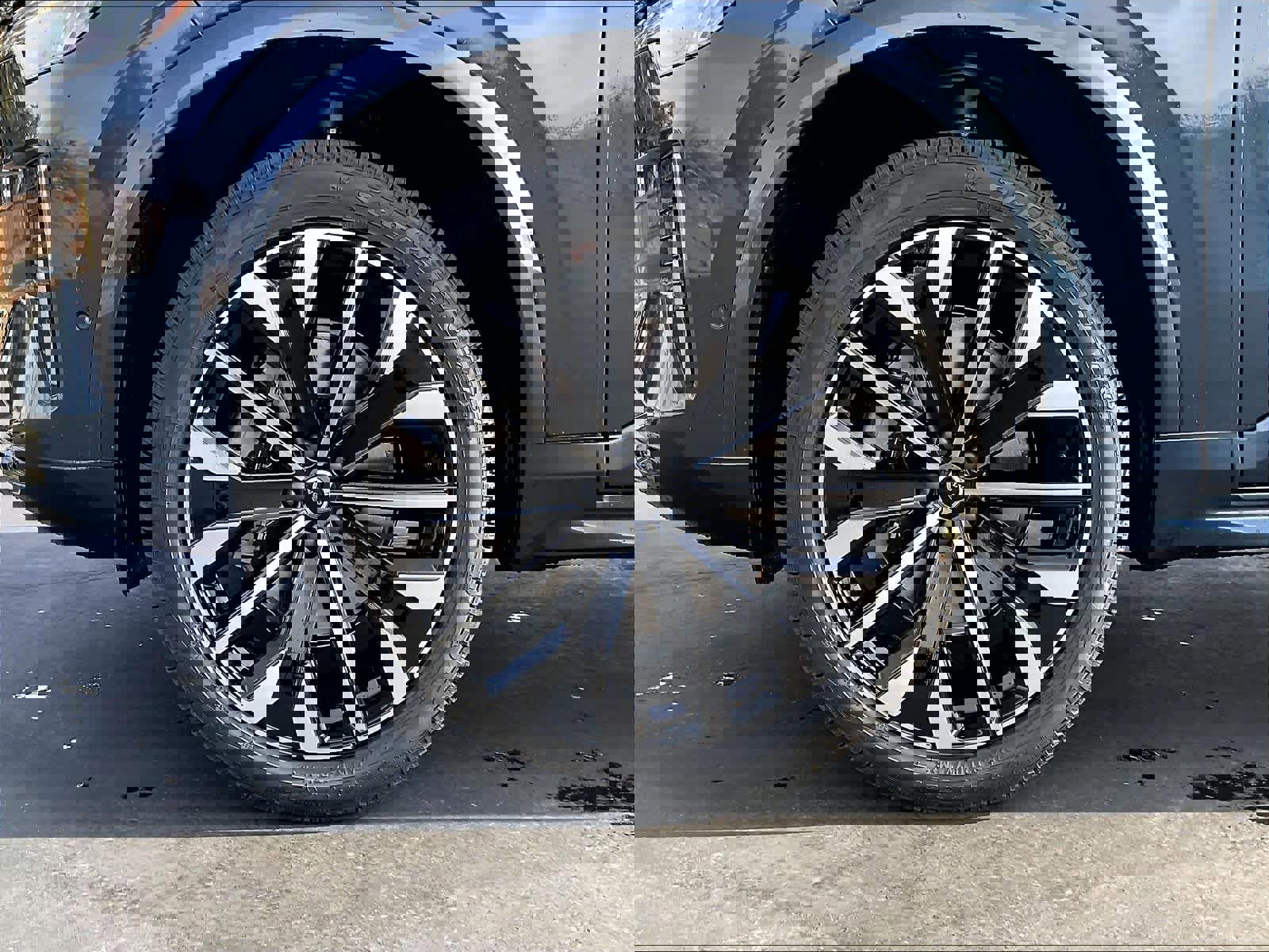 New 2026 Volvo XC90 B5 Plus w/ Protection Package image 14