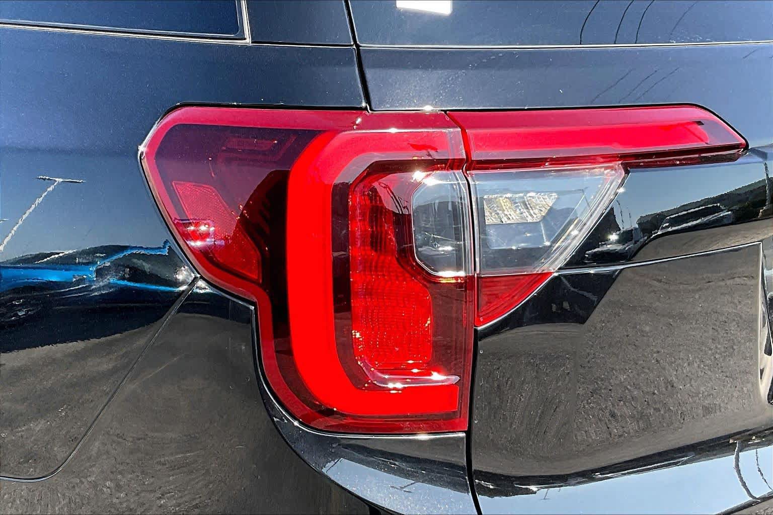Used 2021 GMC Acadia SLT w/ Elevation Edition FWD image 25