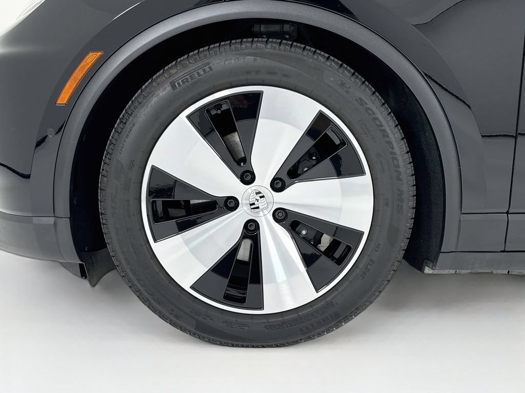 Certified 2025 Porsche Macan Electric RWD image 32
