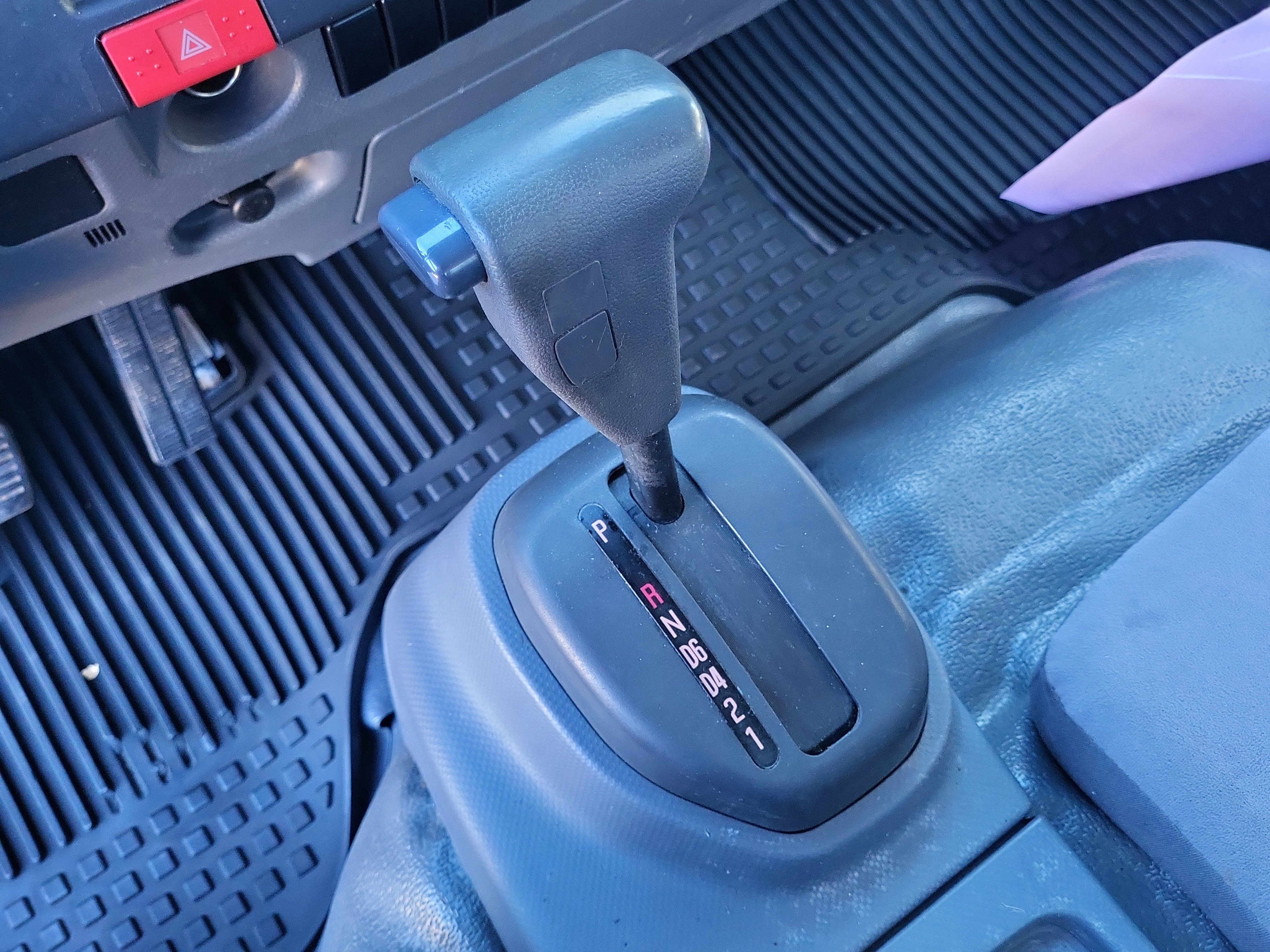 Used 2018 Isuzu NPR image 15