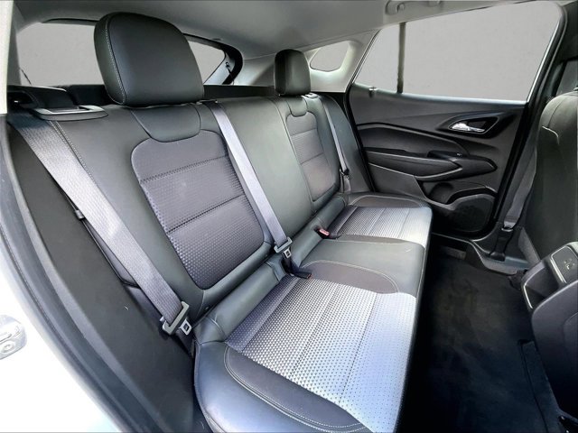 Used 2025 Chevrolet Trax LT FWD image 29