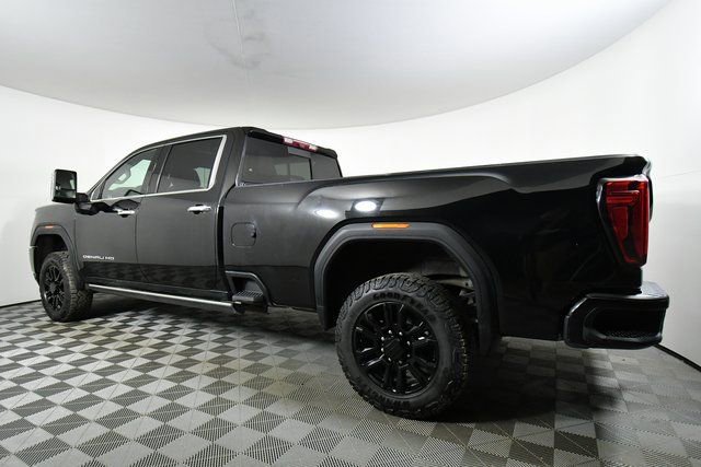 Used 2021 GMC Sierra 3500 Denali w/ Denali Black Diamond Edition image 14