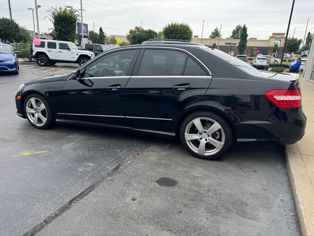 Used 2011 Mercedes-Benz E 350 4MATIC Sedan image 2