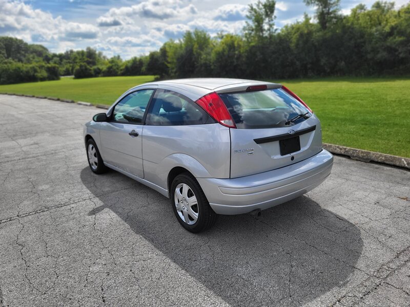 Used 2005 Ford Focus SE image 9