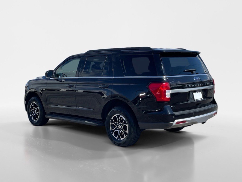 Certified 2024 Ford Expedition XLT image 4