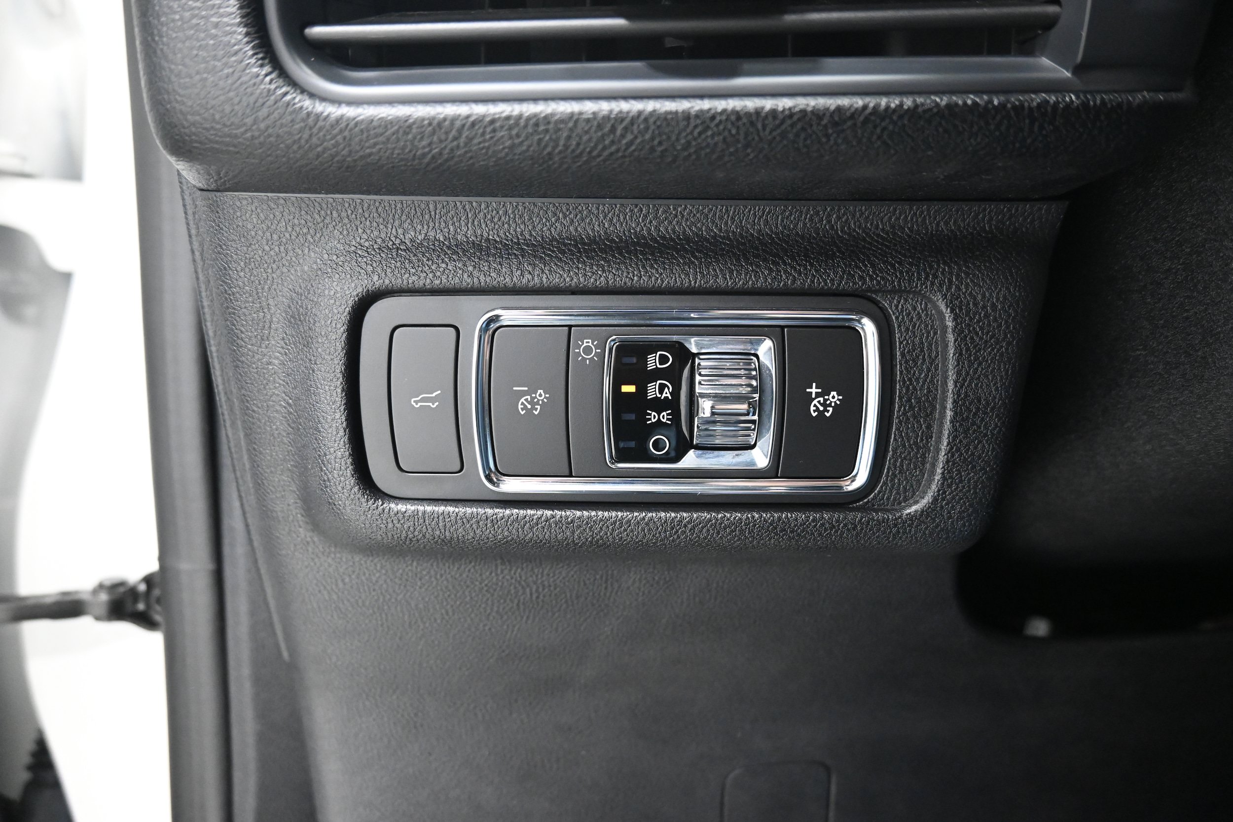 Used 2022 Lincoln Corsair Reserve w/ Equipment Group 201A AWD/4WD image 8