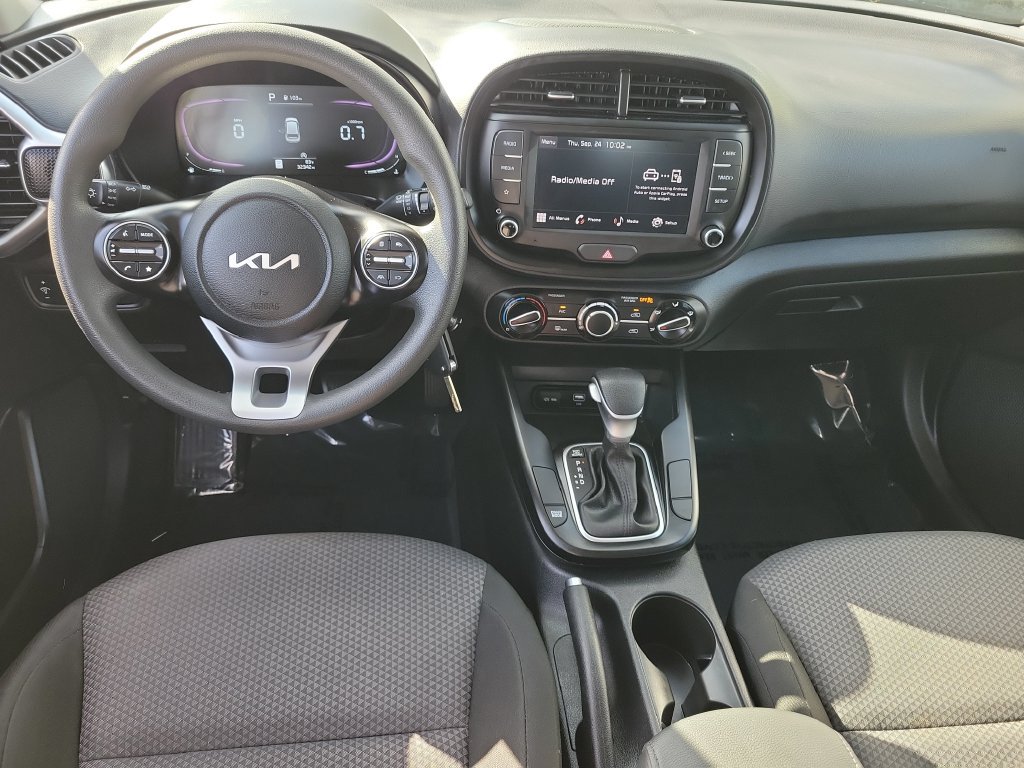 Certified 2025 Kia Soul LX FWD image 27