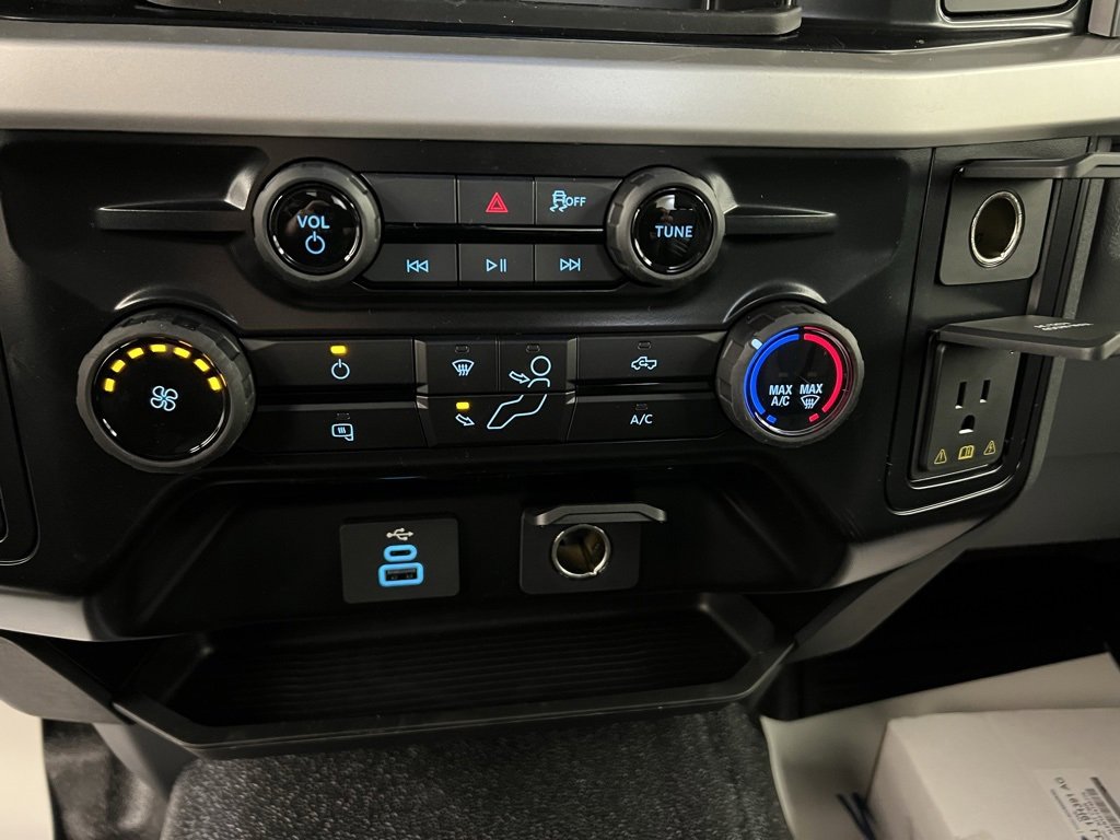 New 2025 Ford F550 4x4 Regular Cab Super Duty image 14